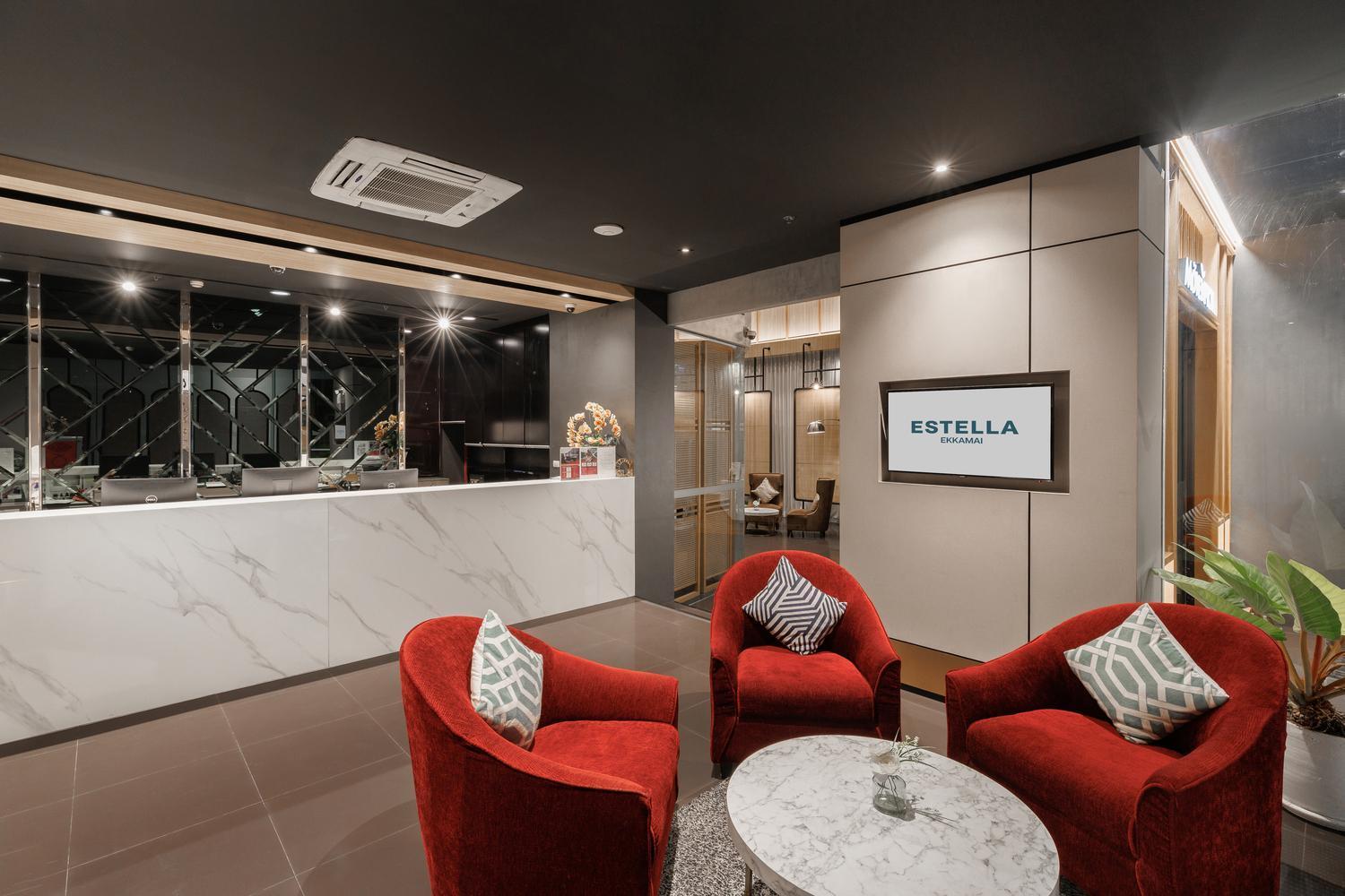 Estella Ekkamai Bangkok Exterior foto
