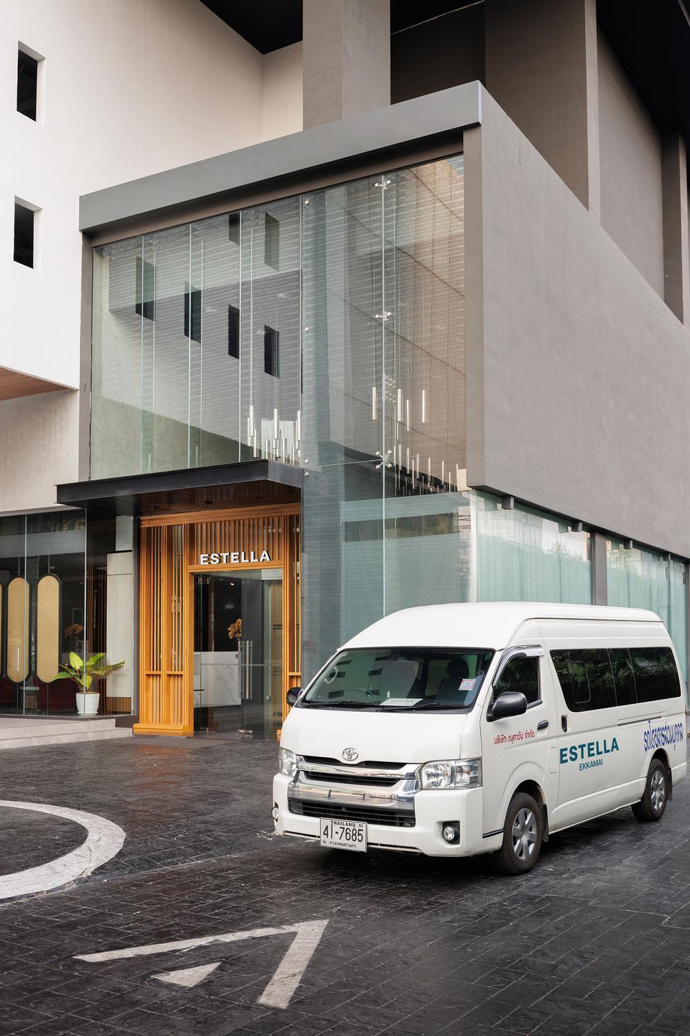 Estella Ekkamai Bangkok Exterior foto