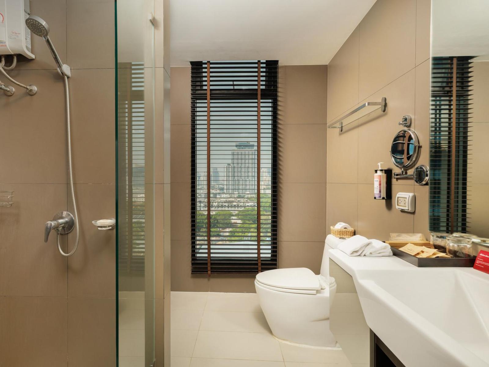 Estella Ekkamai Bangkok Exterior foto