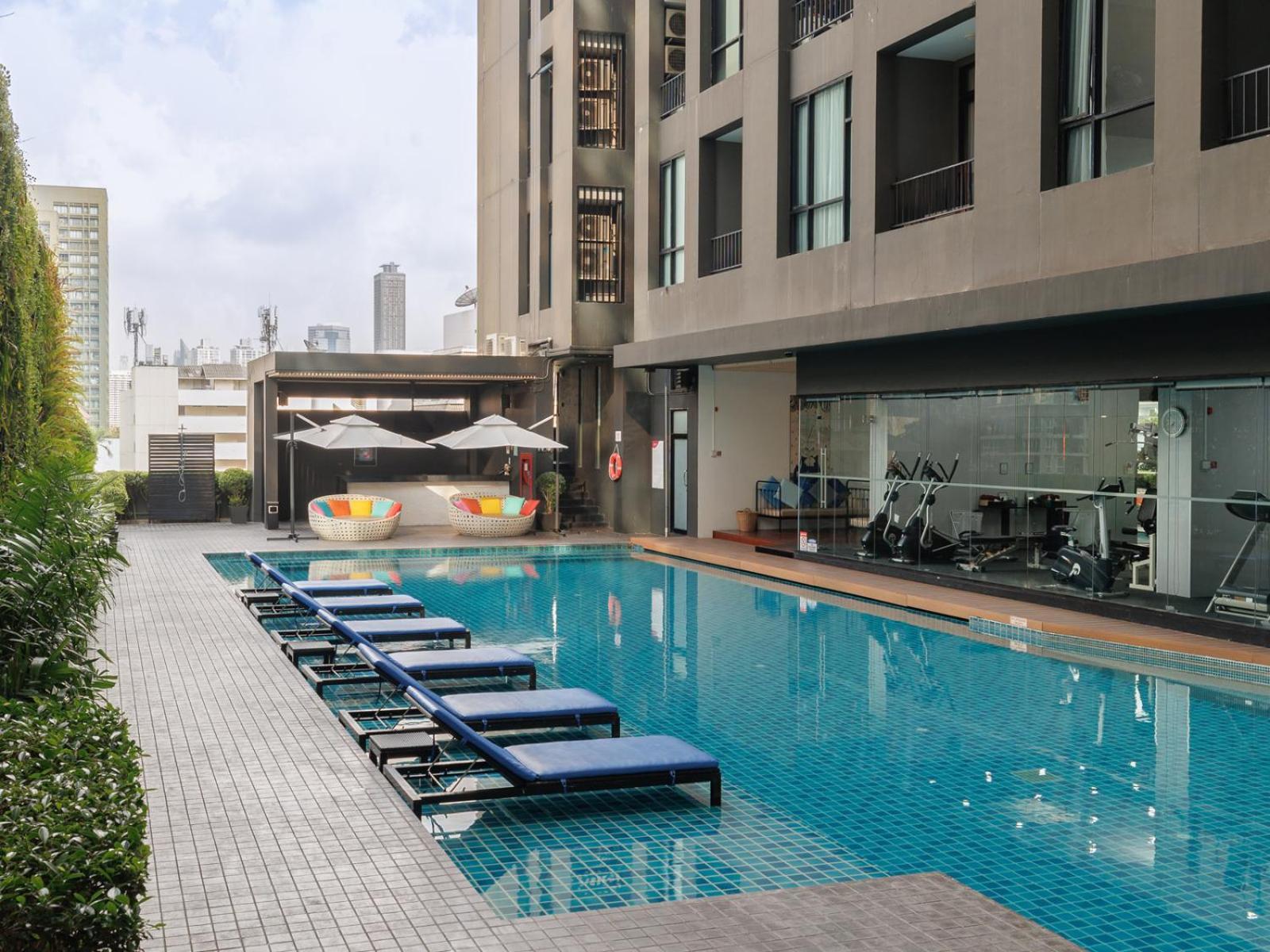Estella Ekkamai Bangkok Exterior foto